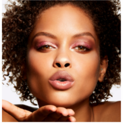 POLVO COMPACTO FACIAL CON ACABADO LUMINOSO Beaming Blush 9g